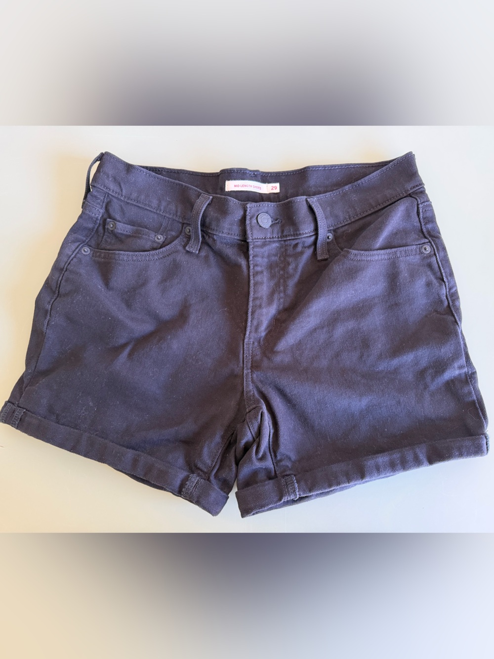 Levi's Mid Length Short